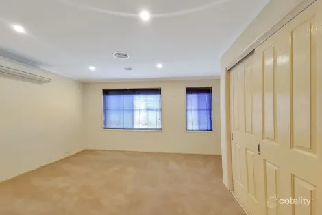 Property photo of 6 St Helens Place Rippleside VIC 3215