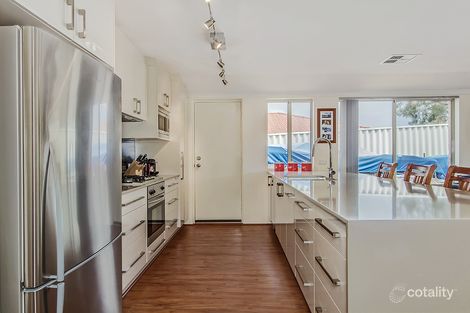 Property photo of 33 Oakfield Gardens Parmelia WA 6167