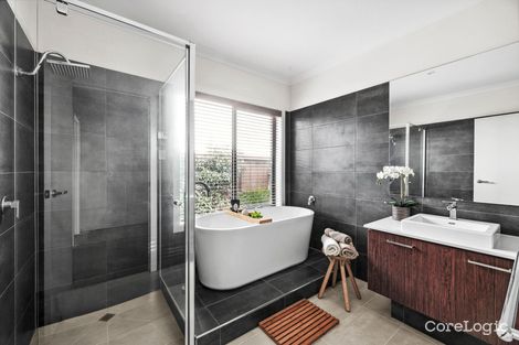Property photo of 4 Bose Street Mount Duneed VIC 3217