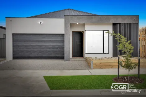 Property photo of 721 Grand Boulevard Mickleham VIC 3064