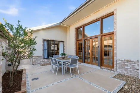 Property photo of 40 Walmsley Crescent Silverdale NSW 2752