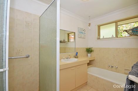 Property photo of 16 Cominan Avenue Banora Point NSW 2486