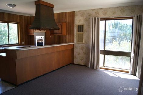 Property photo of 30 Buronga Drive Springdale Heights NSW 2641