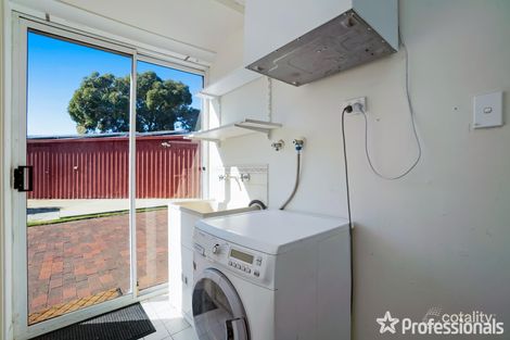 Property photo of 12 Athena Court Cooloongup WA 6168