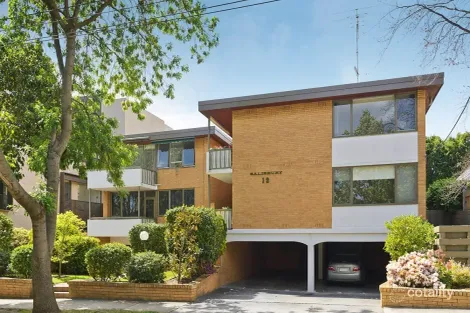 Property photo of 12/12 Woorigoleen Road Toorak VIC 3142
