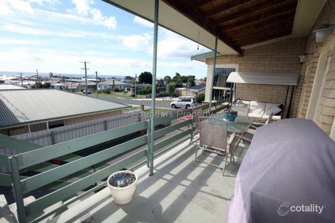 Property photo of 31 Elizabeth Street Somerset TAS 7322