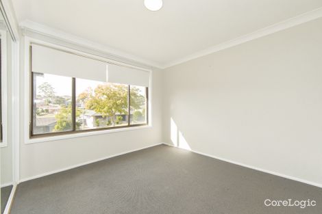 4 Taranaki Pl, Macquarie Hills, NSW 2285