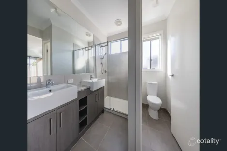 Property photo of 18 Fowler Place Aintree VIC 3336