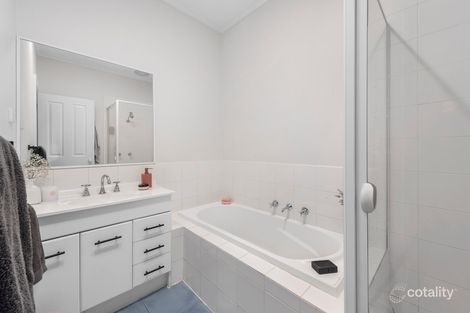 Property photo of 2/11 Glenfern Road Ferntree Gully VIC 3156