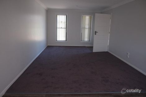 Property photo of 2/8 Clancy Place Parkes NSW 2870