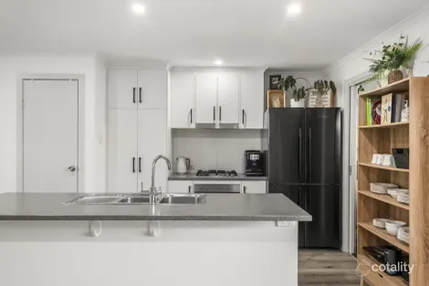 Property photo of 15 Oakridge Circuit Golden Grove SA 5125