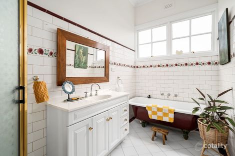 Property photo of 2 Crawley Street Reservoir VIC 3073