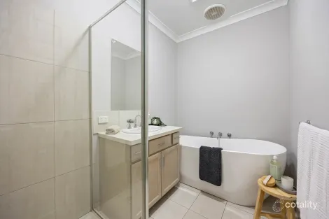 Property photo of 17 The Strand Sunbury VIC 3429