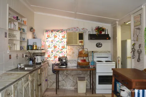 Property photo of 5 Acacia Avenue Blackall QLD 4472