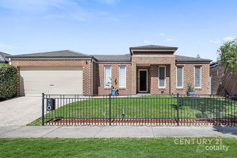 Property photo of 16 Lucerne Circuit Pakenham VIC 3810