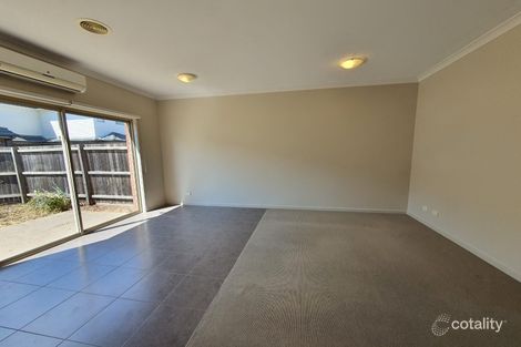 Property photo of 114 James Mirams Drive Roxburgh Park VIC 3064