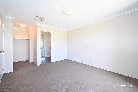 Property photo of 17 Manyleaf Link Banksia Grove WA 6031
