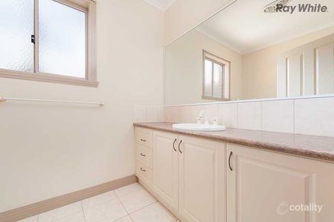 Property photo of 6 Northampton Crescent Caroline Springs VIC 3023