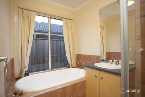 Property photo of 23 Marsh Grove Berwick VIC 3806