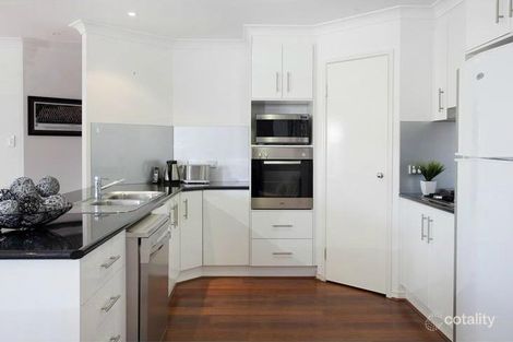 Property photo of 27 Christopher Place Sinnamon Park QLD 4073
