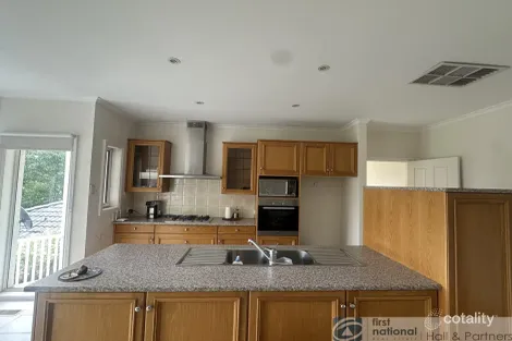 48 Avebury Dr, Berwick, VIC 3806