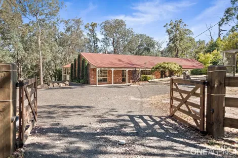 70 Boulton Cres, Tyers, VIC 3844