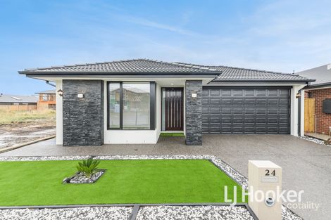 24 Crosswater Bvd, Clyde North, VIC 3978