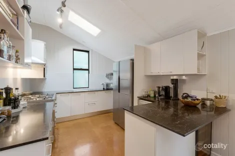 Property photo of 162 Wynnum Road Norman Park QLD 4170
