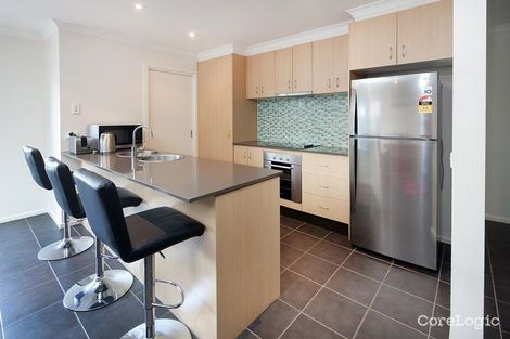 Property photo of 10 Walnut Way Pakenham VIC 3810