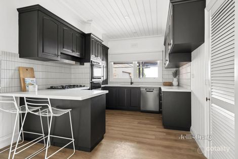 Property photo of 7 Summerhill Terrace Highton VIC 3216