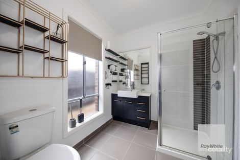 Property photo of 8 Earlsferry Lane Deer Park VIC 3023