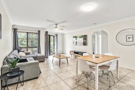 Property photo of 4/29 Imperial Parade Labrador QLD 4215