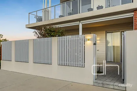 Property photo of 17/2 Lahinch Vista Gnangara WA 6077