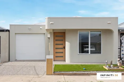 5 Aquamarine Dr, Mickleham, VIC 3064