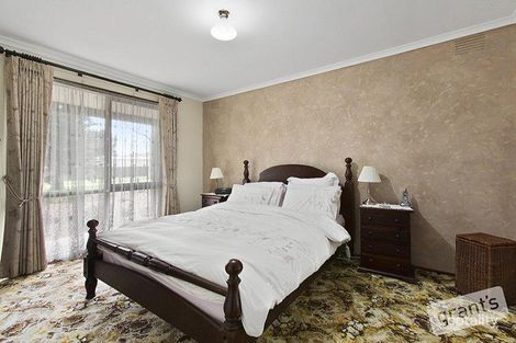 Property photo of 8 Selkirk Court Berwick VIC 3806
