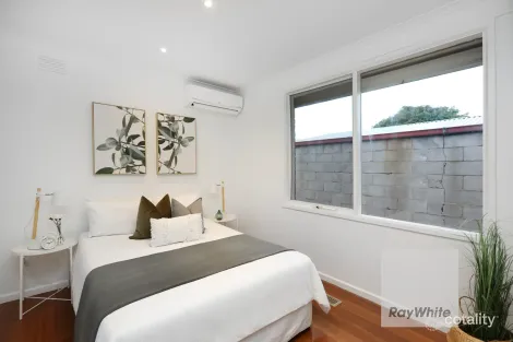 Property photo of 24 North Circular Road Gladstone Park VIC 3043
