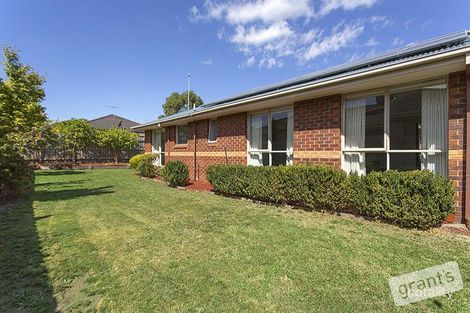 Property photo of 2 Wintersun Road Berwick VIC 3806
