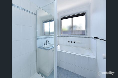 Property photo of 2 Ruyton Court Sunbury VIC 3429