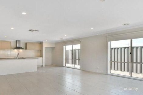 Property photo of 18 Toyon Road Kalkallo VIC 3064