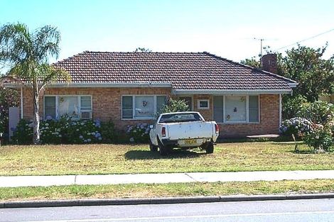 61 Wichmann Rd, Attadale, WA 6156