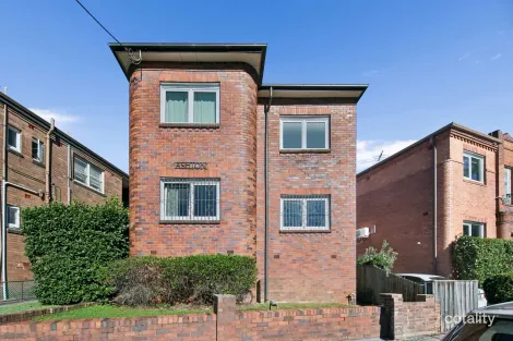 2/1 AUBREY ST, STANMORE, NSW 2048
