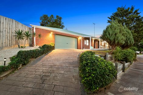 Property photo of 1 Blinker Rise Endeavour Hills VIC 3802