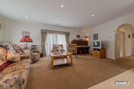 Property photo of 71 Main South Road Drouin VIC 3818