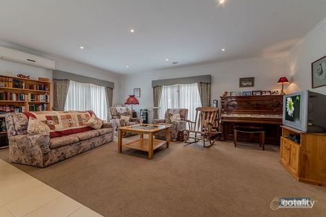 Property photo of 71 Main South Road Drouin VIC 3818