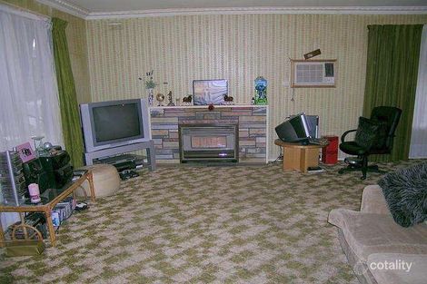 Property photo of 5 Chantilly Avenue Avondale Heights VIC 3034