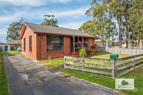 Property photo of 11 Lialeeta Crescent Smithton TAS 7330