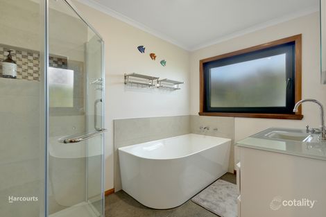 Property photo of 11 Olympic Court Penguin TAS 7316