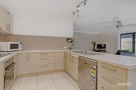 Property photo of 2/126 Grand Parade Parrearra QLD 4575