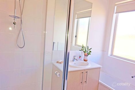 Property photo of 42 Dalmatian Street Cranbourne East VIC 3977