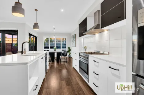 Property photo of 28 Abundance Circuit Clyde VIC 3978